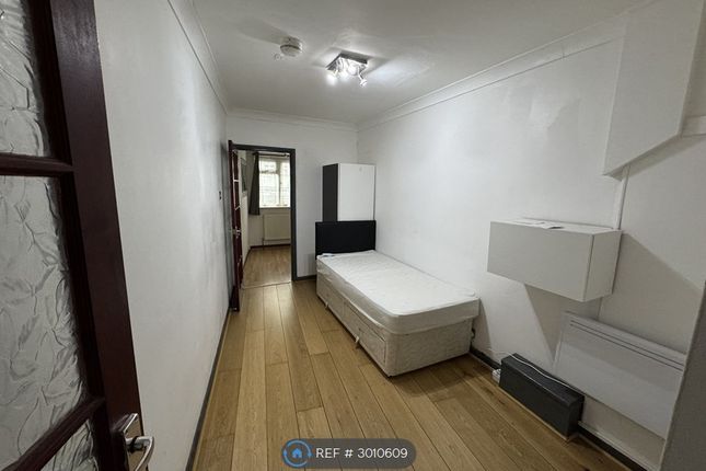 Canterbury Road Studio Flat, AnnexGarage Room, Harrow photo 5