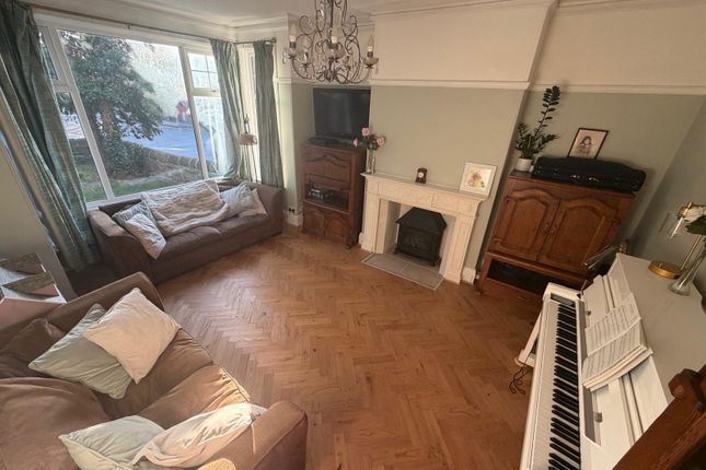 10, St. Michaels Villas, Leeds photo 2