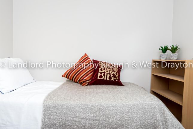 Broomfield, Guildford photo 3