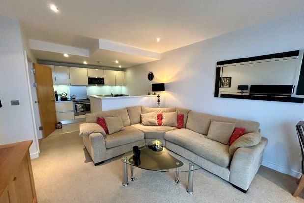 Thumbnail Flat to rent in Ferry Road, Caerdydd