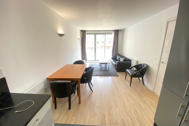 1 Bed Flat Ionian Building, Narrow Street, London photo 4
