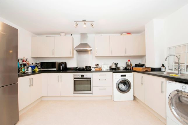 Flat for sale in Spindle Close, Andover Down, Andover