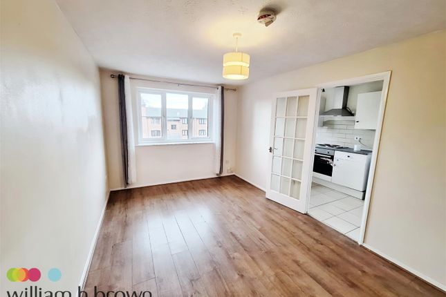 38, Wyvern House, Bridge Road, GRAYS photo 2