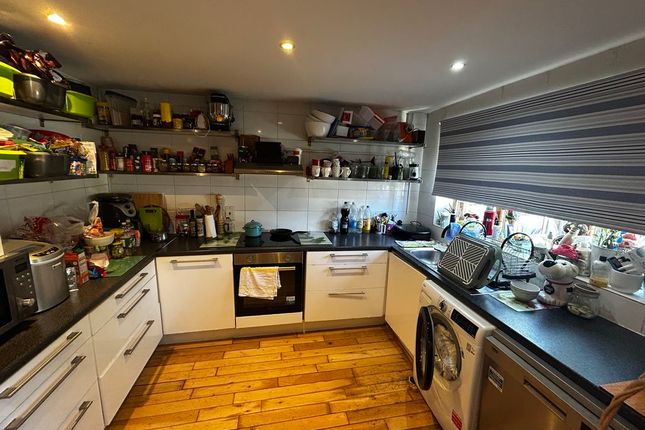 Weald Rise, Harrow photo 4