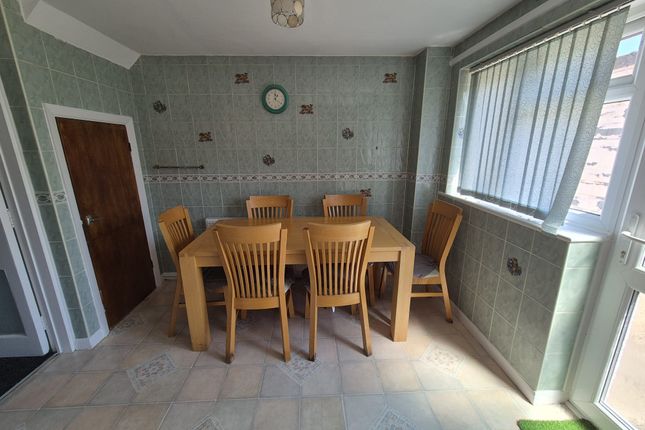 25, Townsend Close, Leicester photo 4