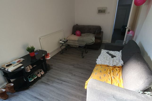 72b Richards Street, Cardiff photo 5