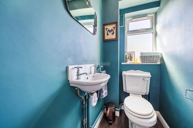 Flat for sale in Byron Road, London