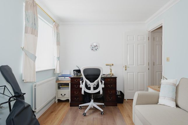 Flat for sale in Alexandra Mansions, Alexandra Road, Epsom