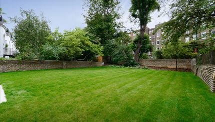 Flat to rent in Lexham Gardens, Kensington, London