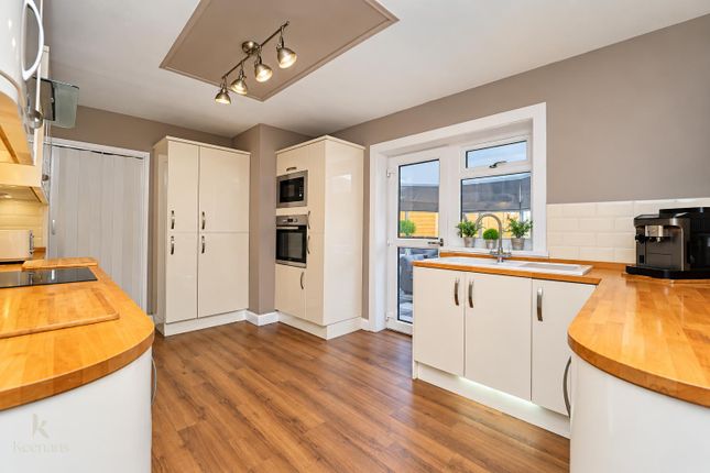 18, Townley Street, Colne photo 3