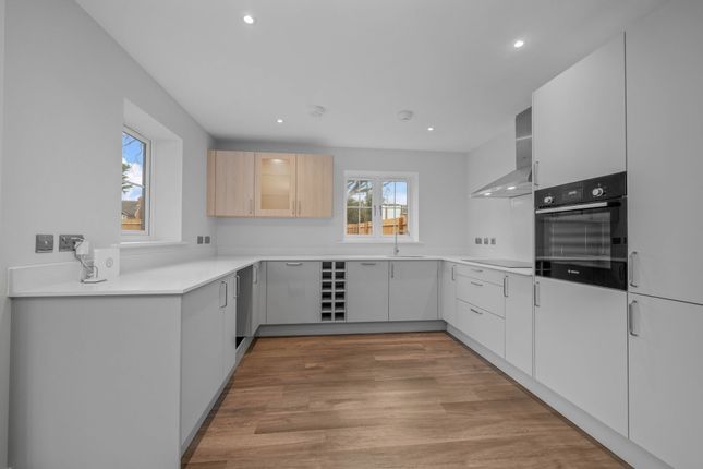 7 Spa Farm Court, Stratford-upon-Avon photo 3
