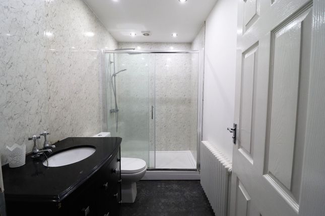 53 A James Street, Blackburn photo 5