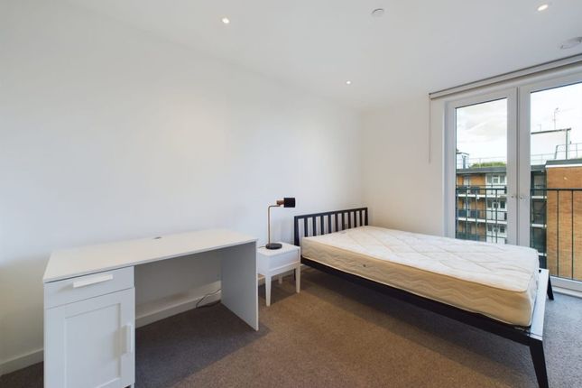 Thumbnail Flat to rent in Sidney Street, London
