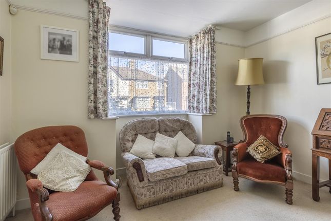 44, Athelstan Road, Faversham photo 4