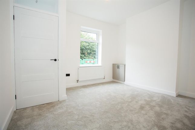 330, Thelwall Lane, Warrington photo 4