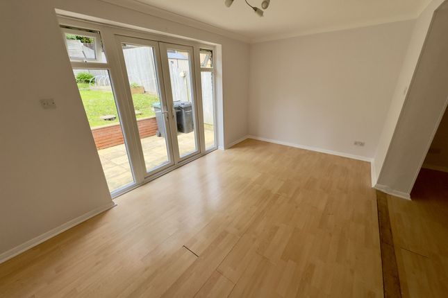 Thumbnail Terraced house to rent in Valley Drive, Gravesend