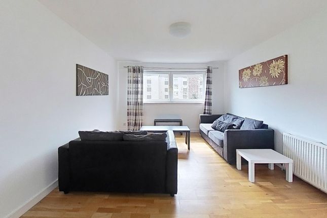 2/3, Calder Crescent, Edinburgh photo 2