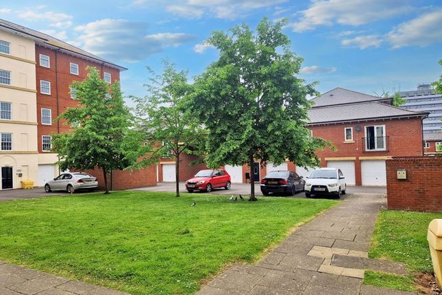 Thumbnail Flat for sale in The Crescent, Gloucester