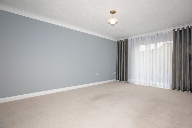 33, Collinson Crescent, Huntingdon photo 3