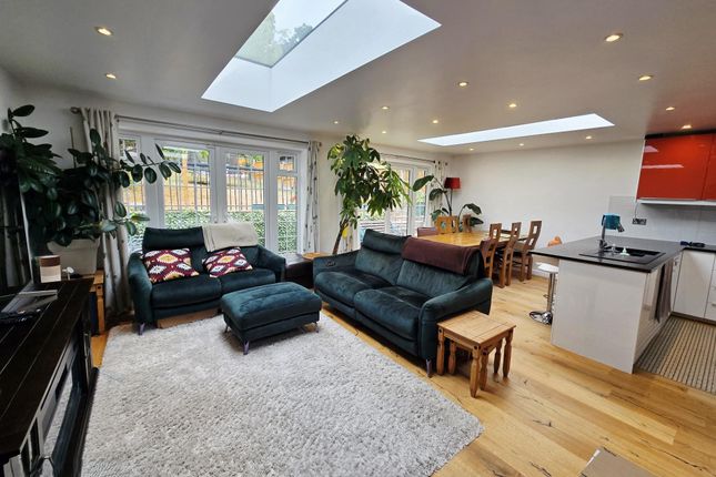 9, The Glen, ENFIELD photo 2