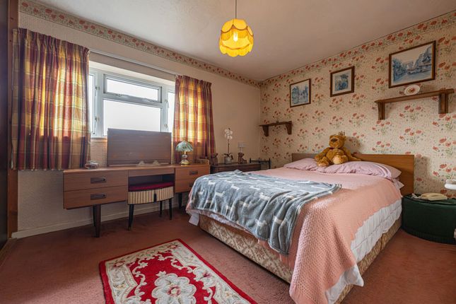 6 Caesar Crescent, Newport photo 4
