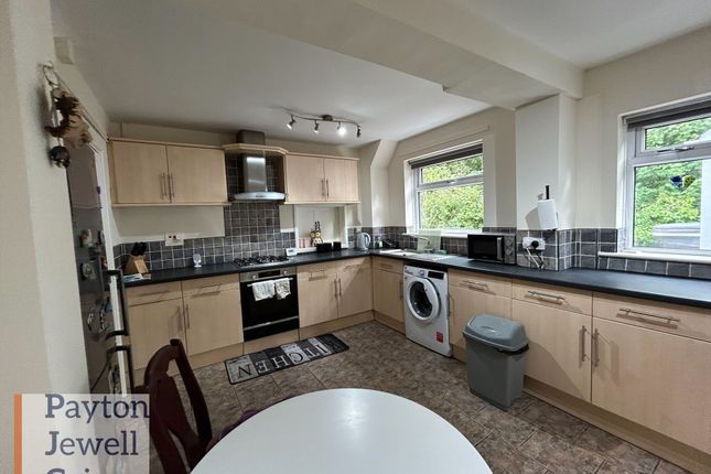 11 St. Illtyds Close, Port Talbot photo 3