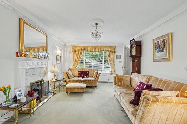 Bel Air, Hurstwood Road, Gillingham photo 3