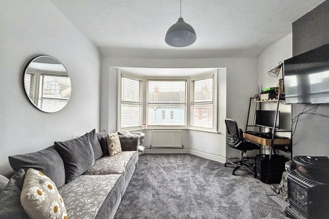 Top Flat, 74, Windsor Road, Bexhill-on-Sea photo 4
