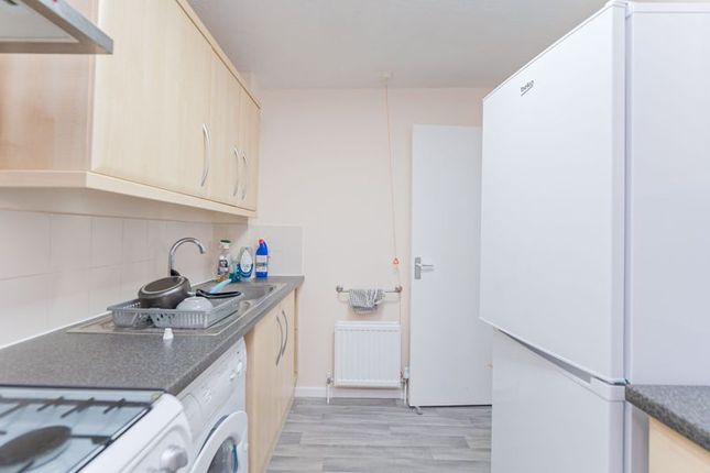 Flat for sale in The Herons, Hornchurch