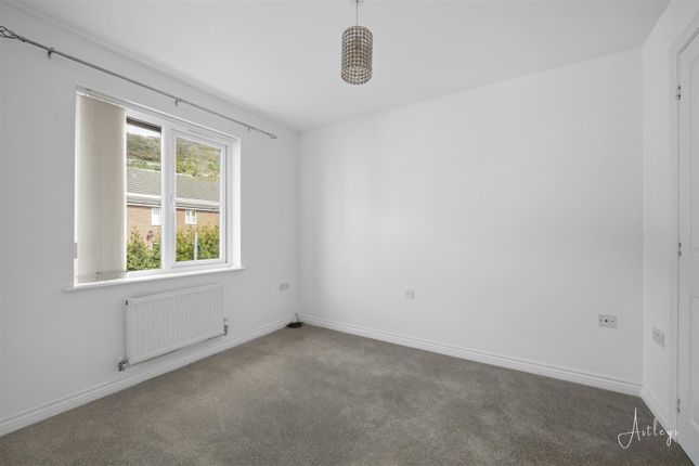 62, Marcroft Road, Swansea photo 4