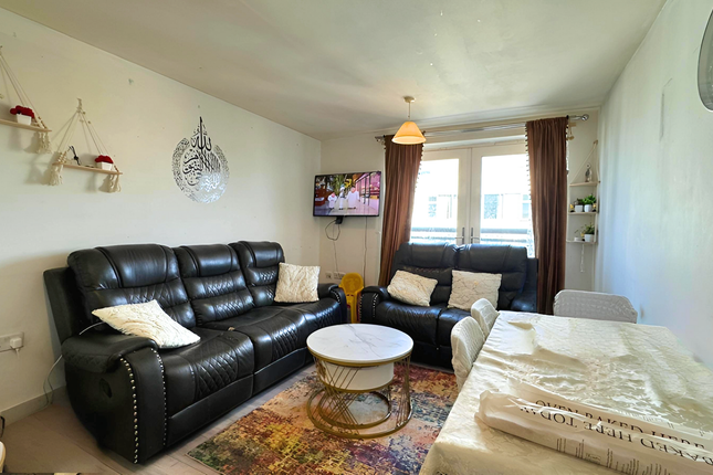 Flat 14, Northolt photo 2
