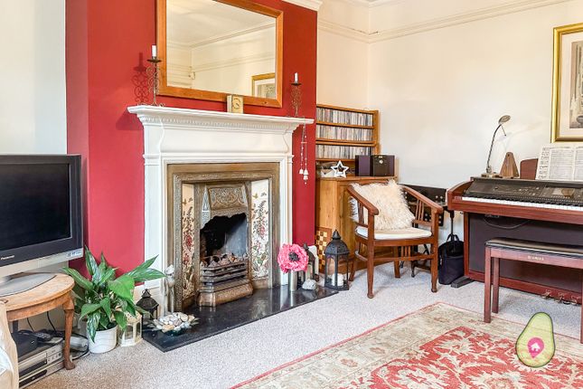 Flat for sale in Henley Road, Caversham