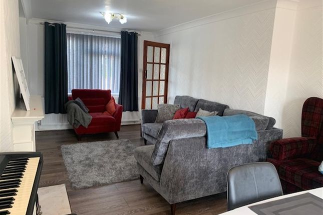 31, Murby Crescent, Nottingham photo 2