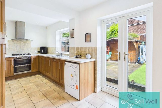 28, Cedar Drive, Manchester photo 4