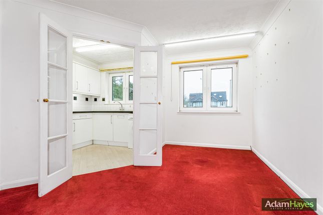 Flat 15, Weston Court, Farnham Close, London photo 3