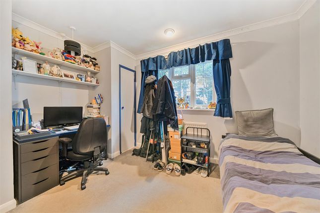 1 Warren Road Bedroom 3.Jpg
