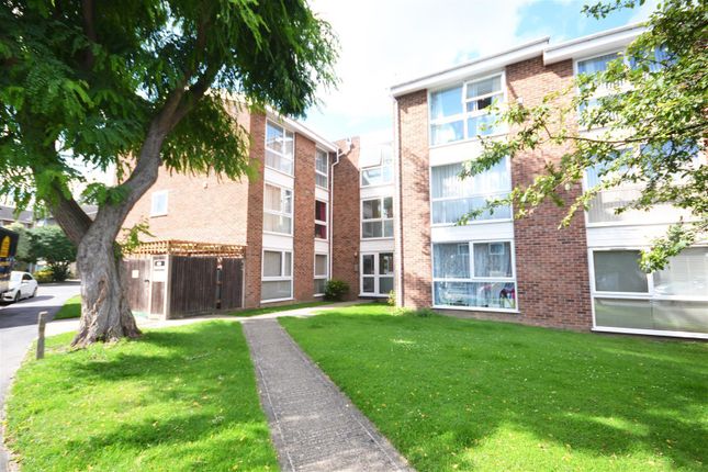 Oakley Close, Isleworth TW7, 2 bedroom flat for sale - 59293076 |  PrimeLocation