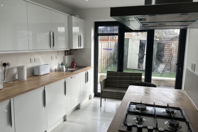 28 Shroffold Road, Bromley photo 4