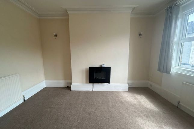145b Victoria Road, Scarborough photo 3