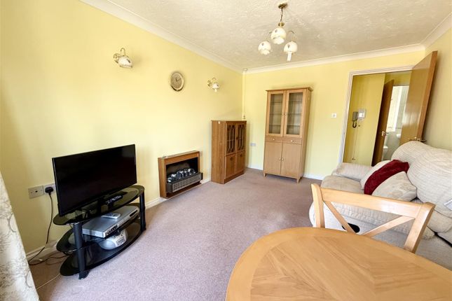 Flat 20, Maple Lodge, Douglas Close, Poole photo 4