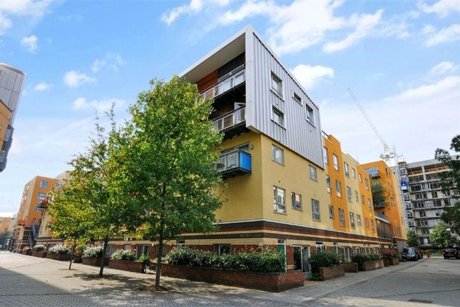 Flat to rent in Metcalfe Court, Teal Street, Greenwich