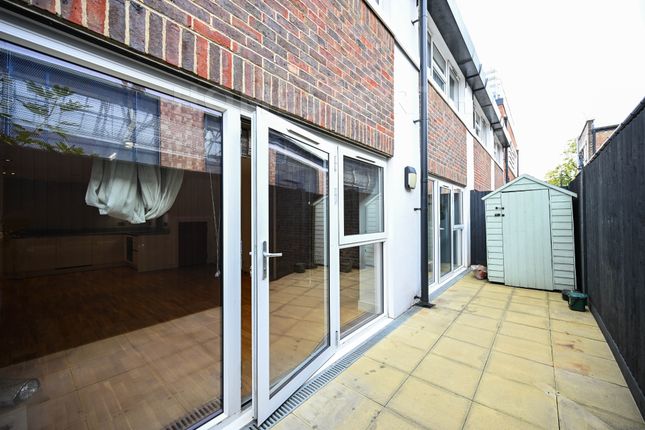 Flat 666 Research House, Fraser Road, Greenford photo 4