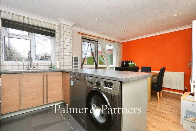 16, Laurelhayes, Suffolk photo 3