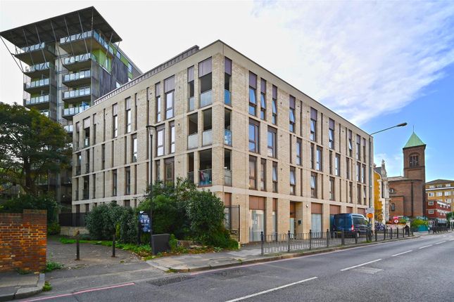 Thumbnail Flat for sale in Wharf Lane, London