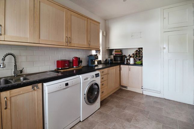 Flat for sale in First Avenue, Westcliff-On-Sea