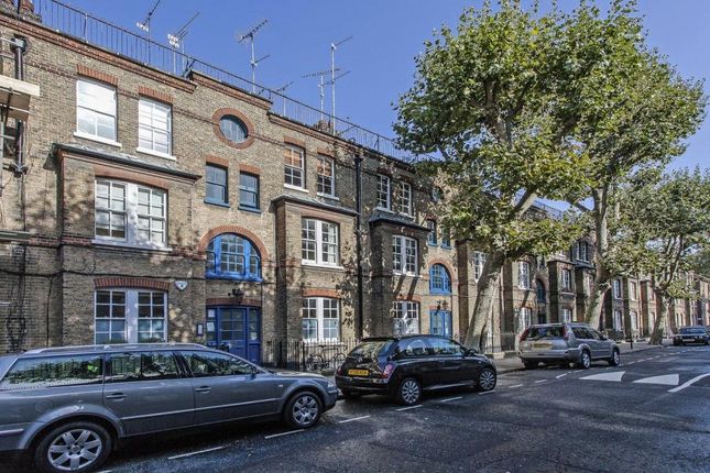 Flat for sale in Haberdasher Street, Hoxton, London