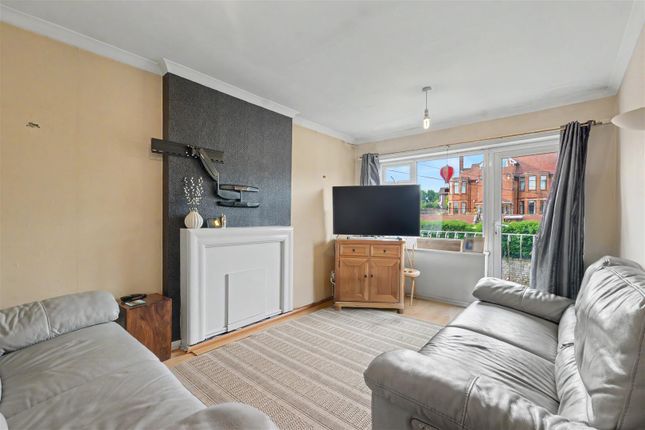 2, Milton Court, Sherwood photo 4