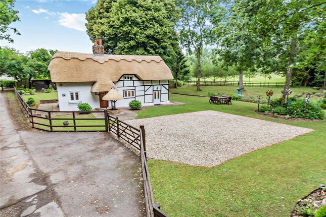 Thumbnail Cottage for sale in Kisbys Lane, Ecchinswell, Newbury, Hampshire