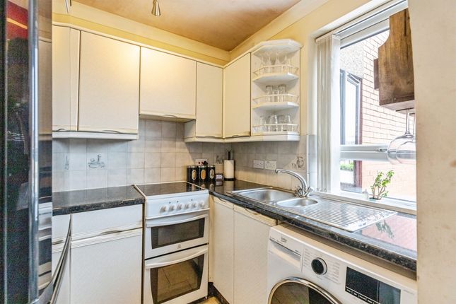 Flat 6, Princes Court, Princes Street, Kettering photo 3