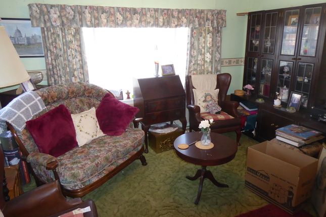 83, Kingsmead Park, Allhallows, Rochester photo 4